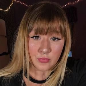 Meet your Posher, Vicky